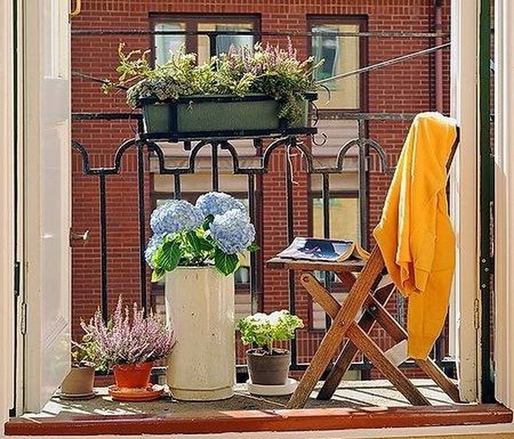 Popular Fall Apartment Balcony Decorating Ideas43 Second Use